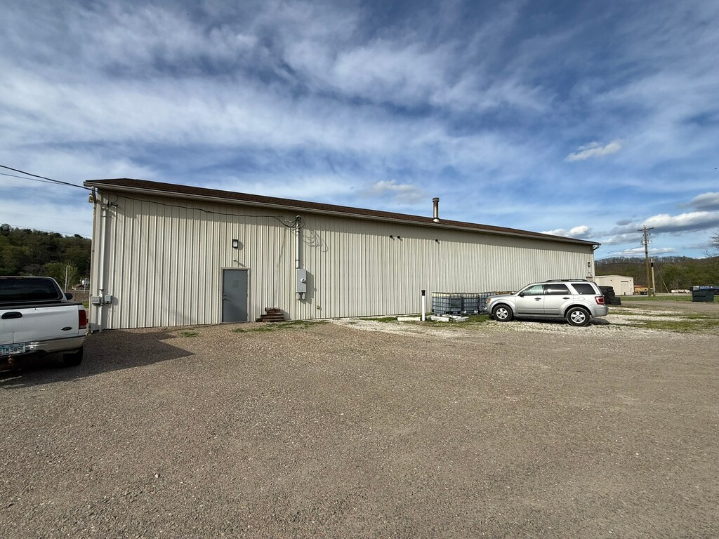 1 Dennison Yard Cir, Dennison, OH à vendre Photo du bâtiment- Image 1 de 14