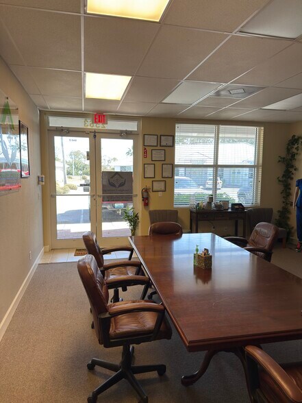 2563 N Toledo Blade Blvd, North Port, FL à louer - Photo du bâtiment - Image 2 de 6