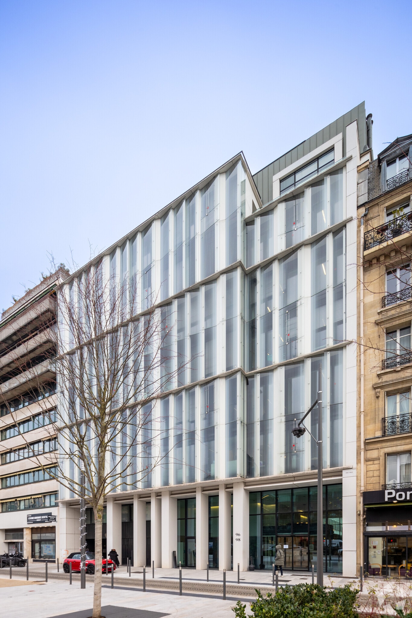 96-104 avenue Charles de Gaulle, Neuilly-sur-Seine for lease Primary Photo- Image 1 of 2