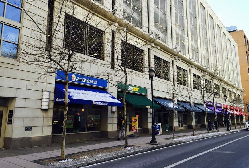 914 Chestnut St, Philadelphia, PA à louer - Photo du bâtiment - Image 2 de 2