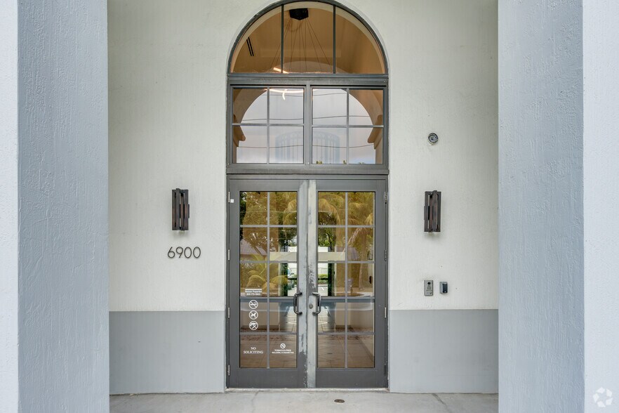 6900 SW 80th St, Miami, FL à vendre - Photo du bâtiment - Image 3 de 22
