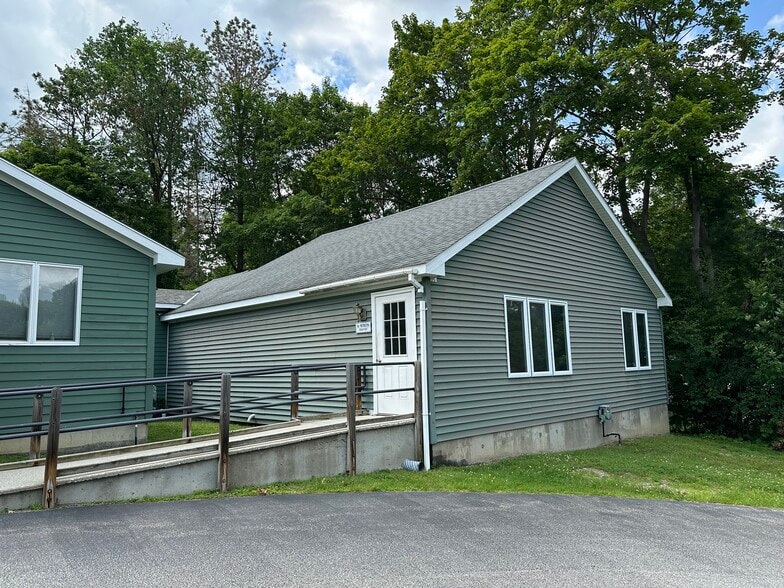 343 Dewey St, Bennington, VT for lease - Building Photo - Image 2 of 11