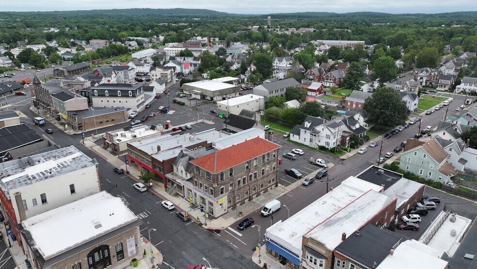 242-248 W Broad St, Quakertown, PA à vendre - Photo du bâtiment - Image 3 de 61