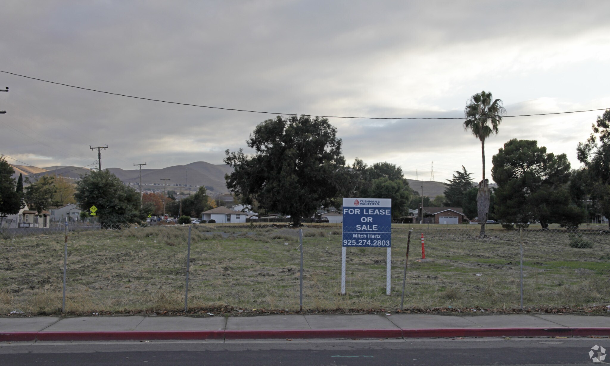 3515 Willow Pass Rd, Pittsburg, CA à vendre Photo principale- Image 1 de 5