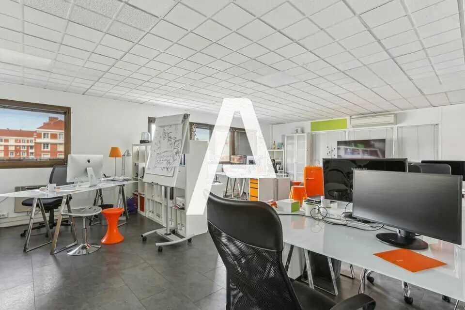 Bureau dans Ivry-sur-Seine à louer Photo du bâtiment- Image 1 de 6