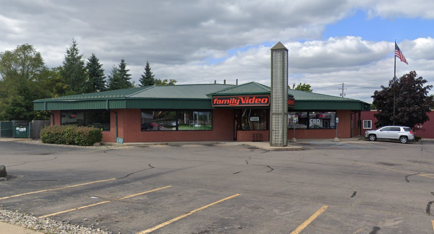 2524 S Cedar St, Lansing, MI for lease Building Photo- Image 1 of 7