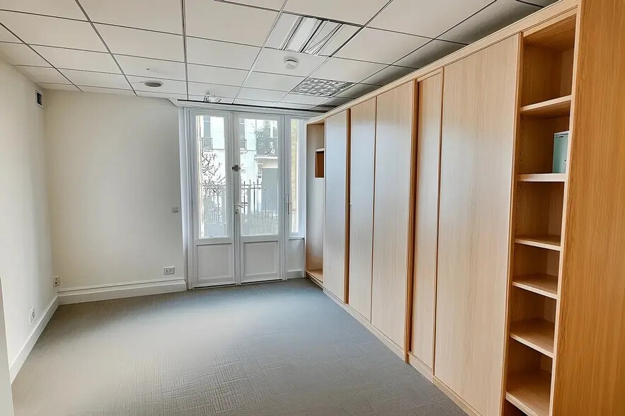 Bureau dans Paris à vendre - Photo du bâtiment - Image 2 de 10