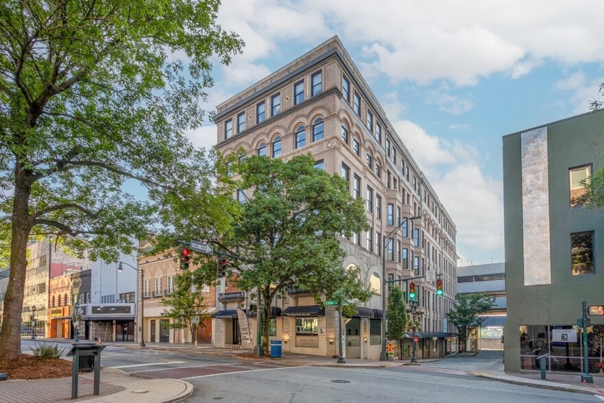 125 S Elm St, Greensboro, NC for lease - Building Photo - Image 1 of 18