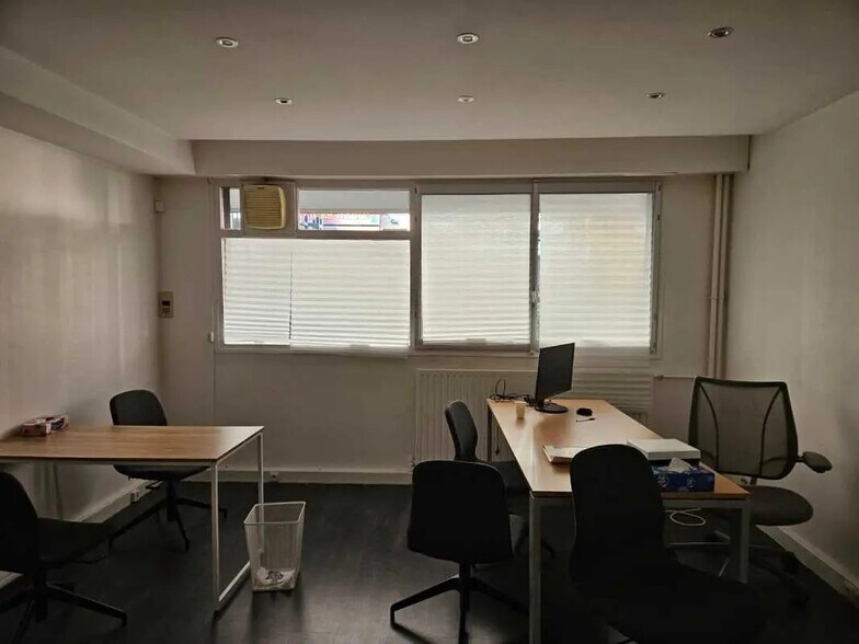 Office in Boulogne-Billancourt for lease - Building Photo - Image 2 of 14