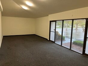 12995 S Cleveland Ave, Fort Myers, FL à louer Photo intérieure- Image 1 de 4