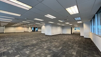 900-904 E Prima Vista Blvd, Port Saint Lucie, FL for lease Interior Photo- Image 2 of 20