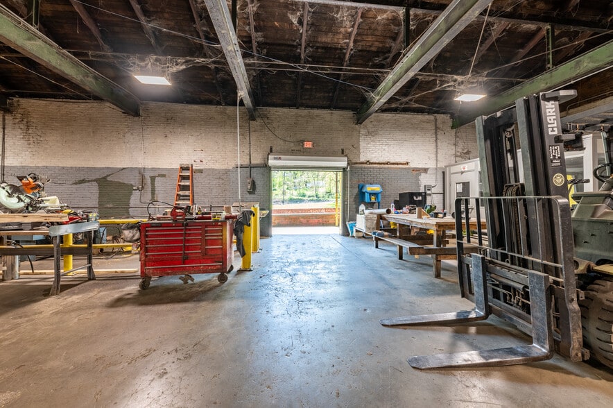 164 Eyster Rd, Halltown, WV for lease - Interior Photo - Image 3 of 41