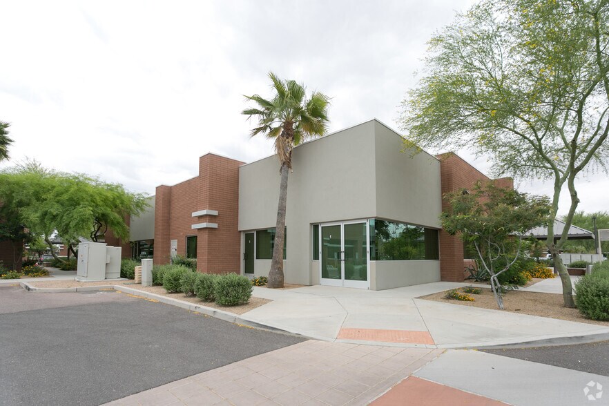 5560 W Chandler Blvd, Chandler, AZ à vendre - Photo du bâtiment - Image 2 de 14