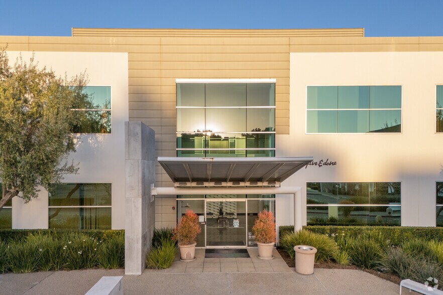 26940 Aliso Viejo Pky, Aliso Viejo, CA à louer - Photo du bâtiment - Image 3 de 12