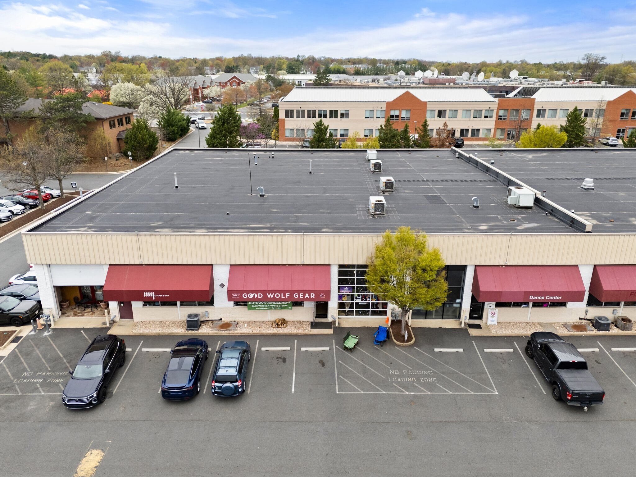 221-321 Sunset Park Dr, Herndon, VA à vendre Photo du bâtiment- Image 1 de 1