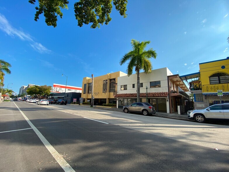 2268 SW 8th St, Miami, FL à vendre - Photo du bâtiment - Image 2 de 12