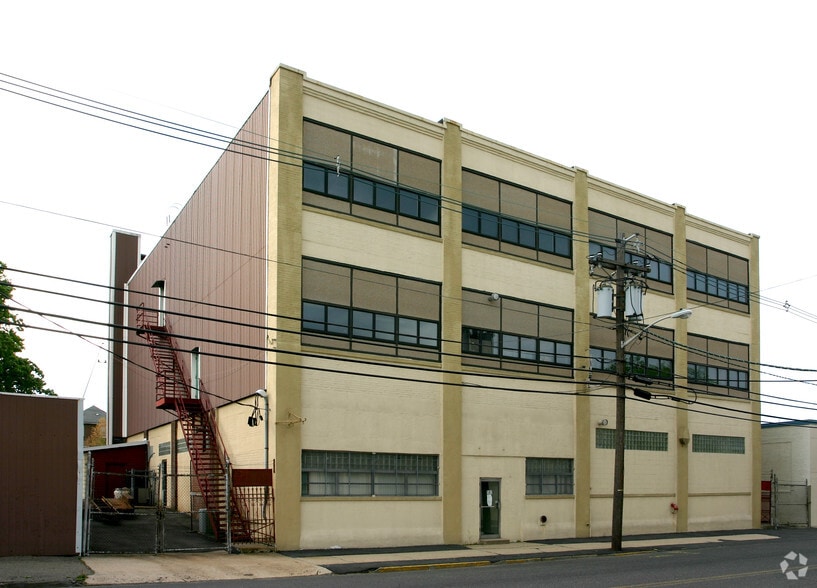 580 Elm St, Kearny, NJ for sale - Building Photo - Image 2 of 3