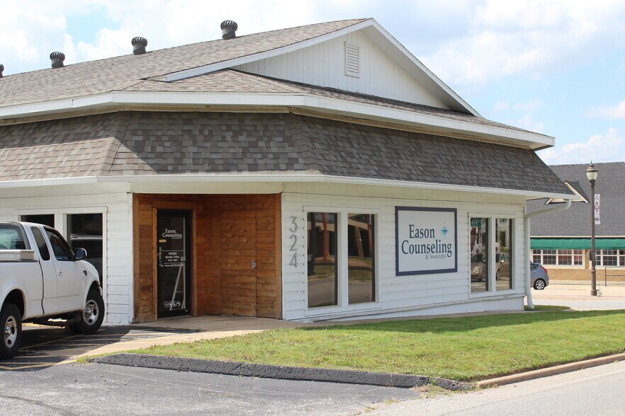 324 N 2nd St, Rogers, AR for lease - Building Photo - Image 2 of 6