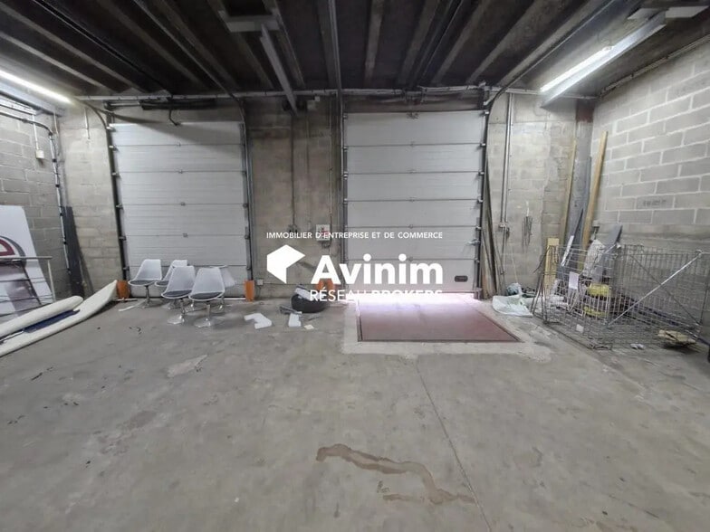 Industrial in Louvres for lease - Building Photo - Image 3 of 9