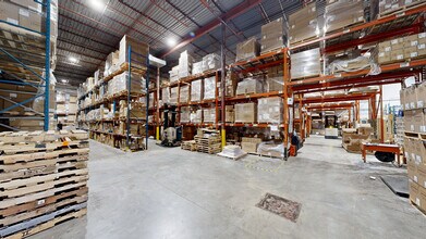 4600-4612 Chem Du, Bois-franc, QC à louer Numérisation 3D de Matterport- Image 1 de 18