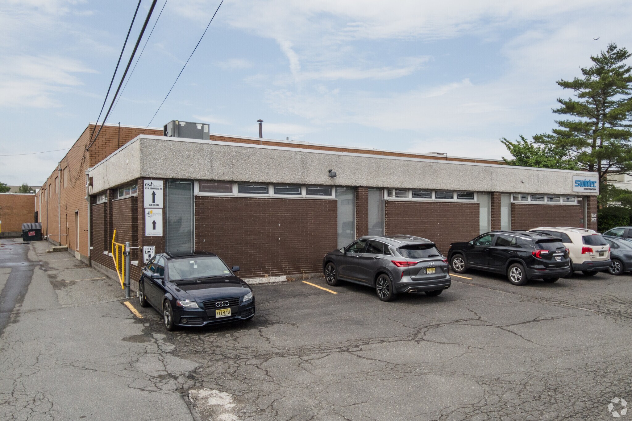320 W Commercial Ave, Moonachie, NJ à vendre Photo du bâtiment- Image 1 de 1