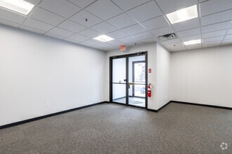 1284 Corporate Center Dr, Eagan, MN for lease Interior Photo- Image 1 of 8