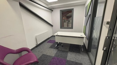 2A Carrakeel Dr, Londonderry à louer Photo intérieure- Image 2 de 18