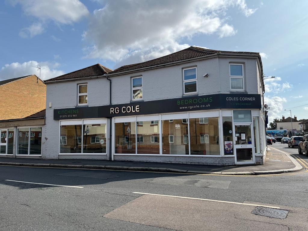 1 Broadway St, Grays for lease Building Photo- Image 1 of 5