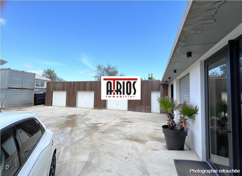 Flex in La Crau for lease - Building Photo - Image 1 of 8