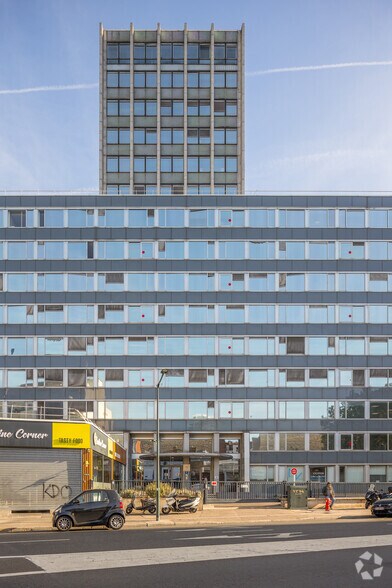 16 Boulevard Du Général Leclerc, Clichy for sale - Building Photo - Image 2 of 6