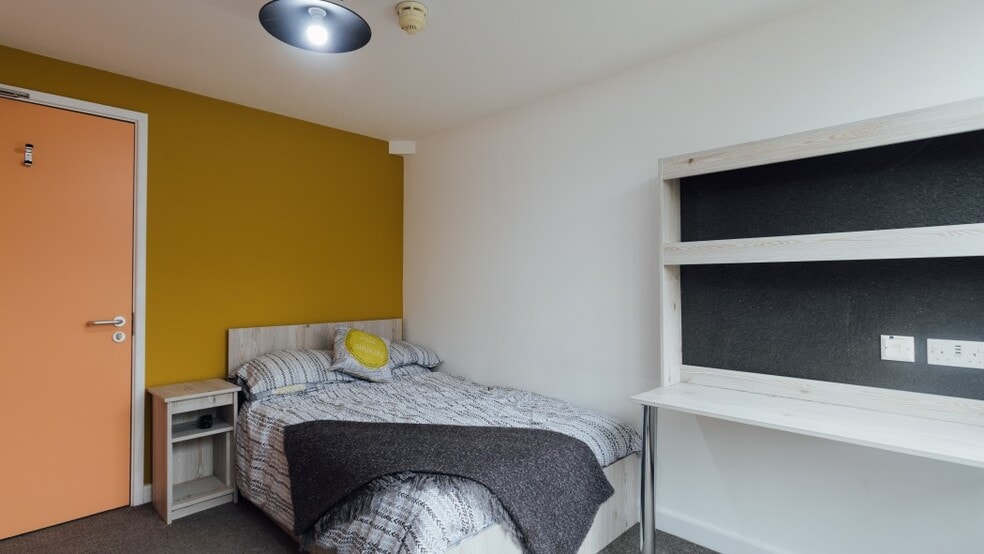 1 Devonshire Ln, Loughborough for sale - Interior Photo - Image 3 of 5