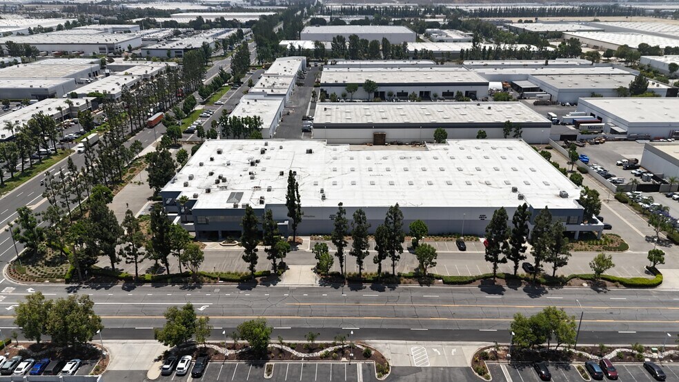 4290 E Brickell St, Ontario, CA à vendre - Photo du bâtiment - Image 3 de 9