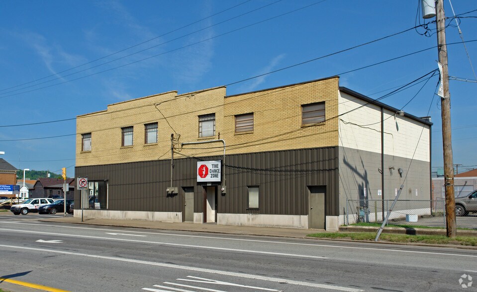 100 Lee St W, Charleston, WV à vendre - Photo du bâtiment - Image 3 de 3