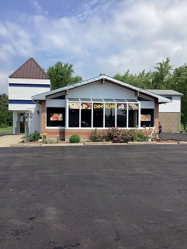 Plus de détails pour 94 King St E, Lambton Shores, ON - Commerce de détail à vendre