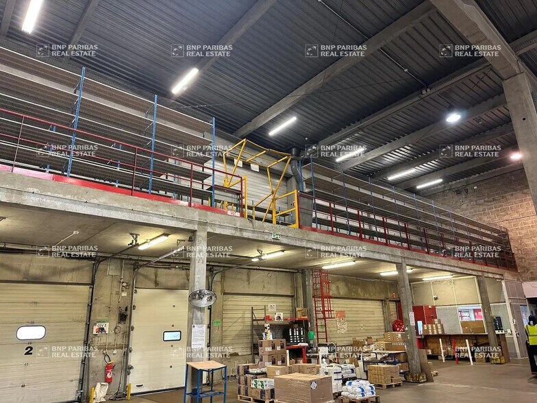 Flex dans Maurepas à louer - Photo du bâtiment - Image 3 de 5