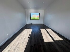 3601-3609 1/2 W Magnolia Blvd, Burbank, CA for lease Interior Photo- Image 2 of 3