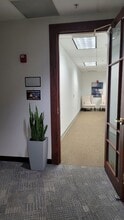 470 Olde Worthington Rd, Westerville, OH for lease Interior Photo- Image 1 of 8
