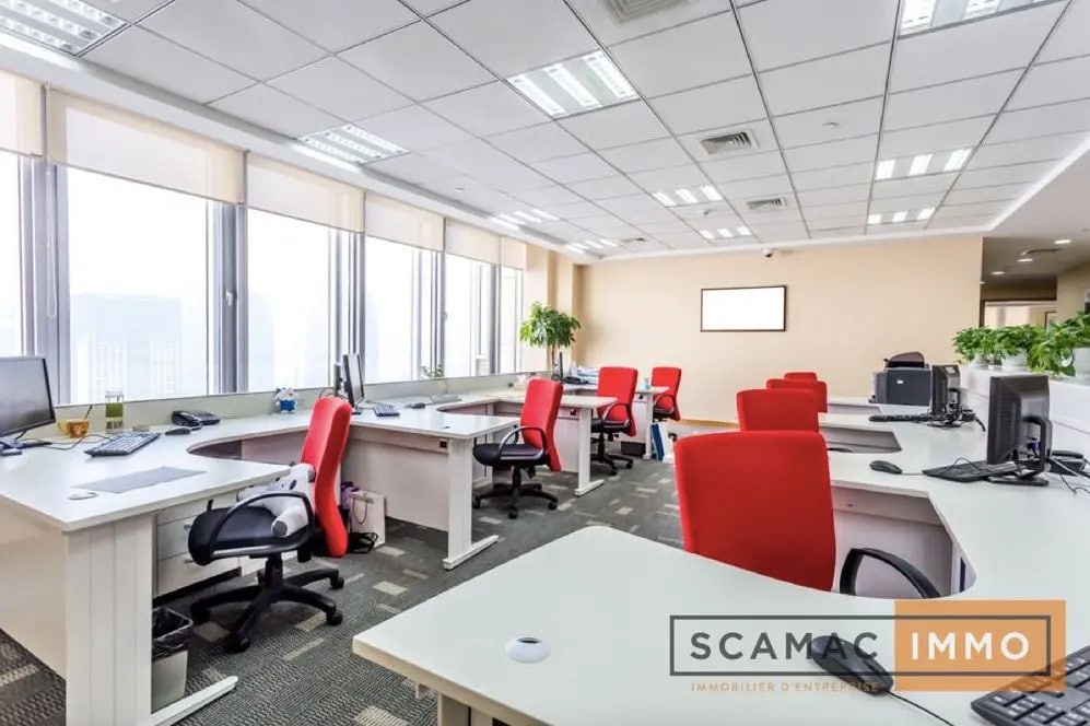 Office in Chilly-Mazarin for sale Building Photo- Image 1 of 4