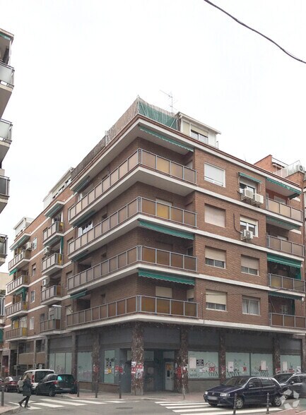 Calle de Luis Cabrera, 92, Madrid, Madrid à louer - Photo du bâtiment - Image 1 de 2