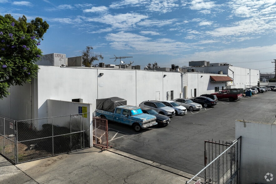 920 E 1st St, Santa Ana, CA for sale - Building Photo - Image 3 of 11