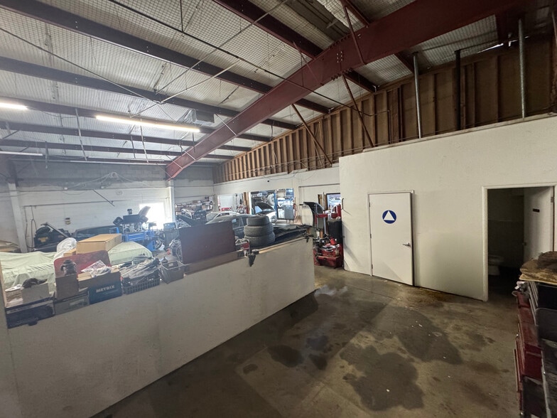 505 N Burke St, Visalia, CA à vendre - Photo du bâtiment - Image 3 de 7