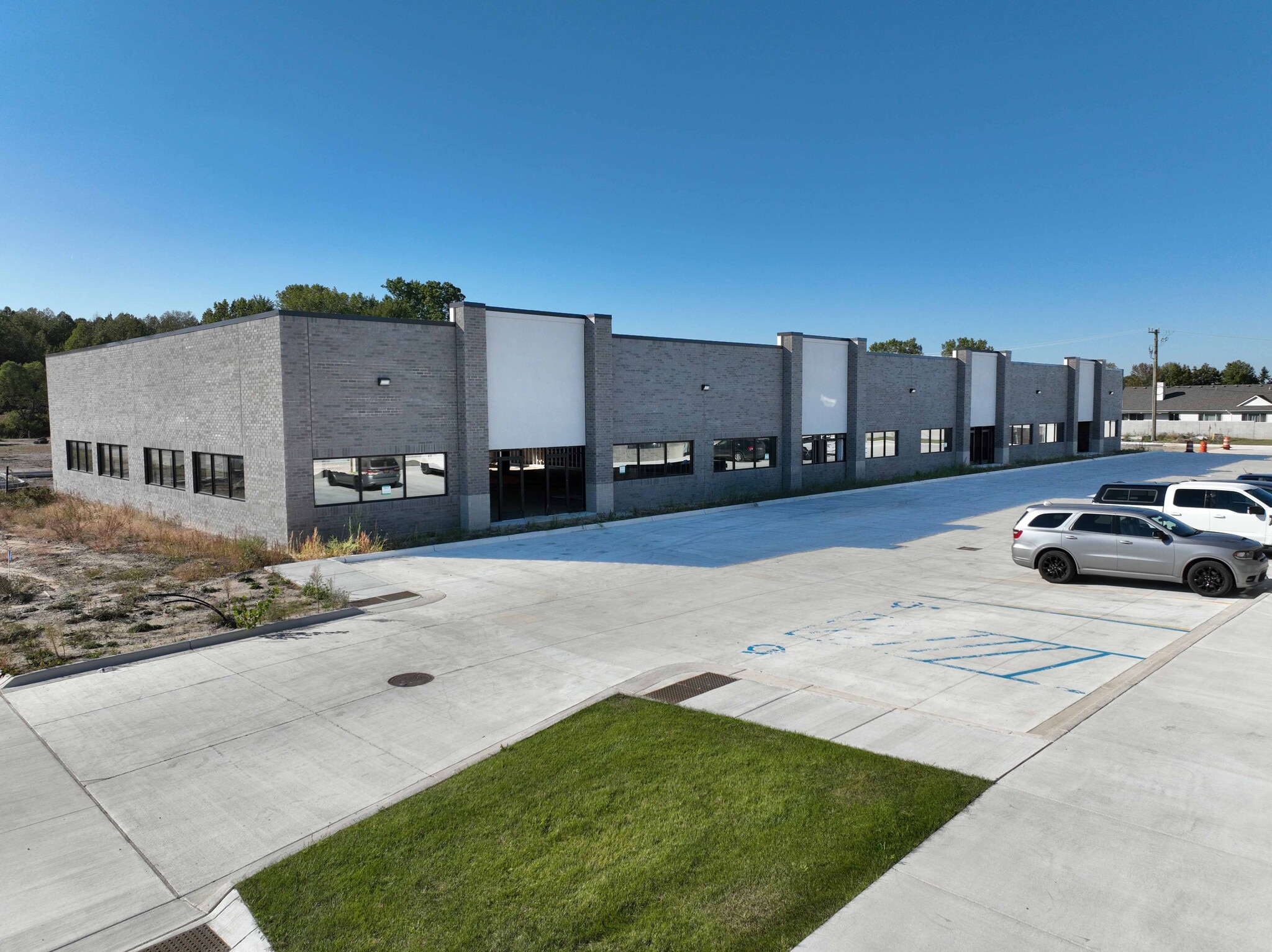 17201 Leone Dr, Macomb, MI for lease Primary Photo- Image 1 of 4