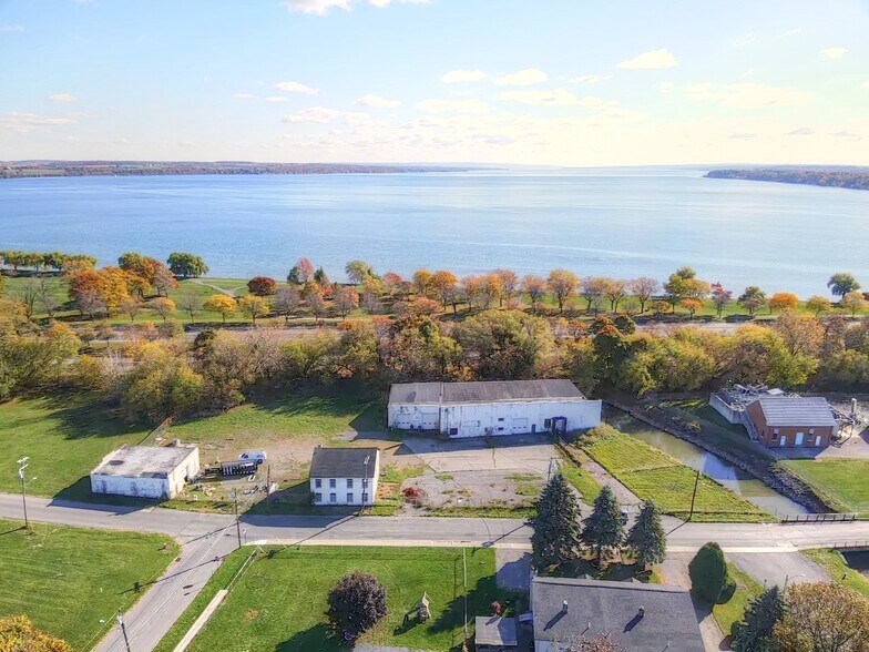 142 Middle St, Geneva, NY à vendre - Photo du bâtiment - Image 2 de 15