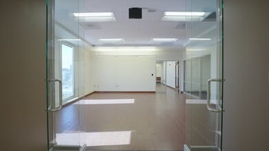 201 E Main Dr, El Paso, TX for lease - Commercial Listing Video 