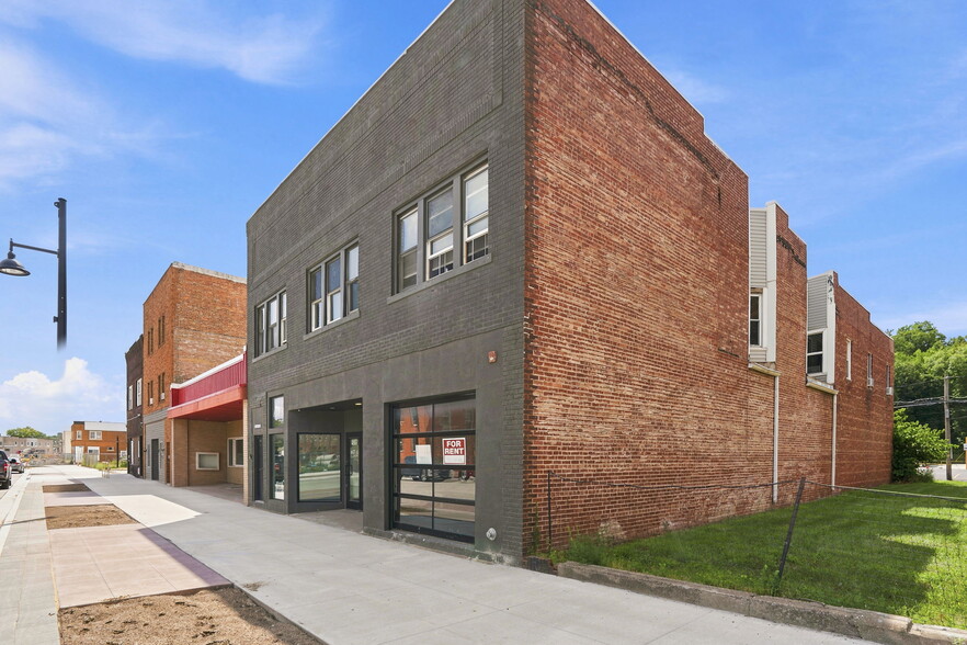 1014-1016 15th Ave, East Moline, IL à vendre - Photo du bâtiment - Image 3 de 21