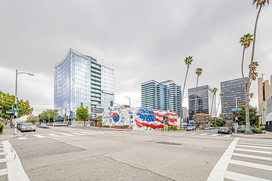 3680 W 6th St, Los Angeles, CA à vendre - Photo du bâtiment - Image 1 de 39
