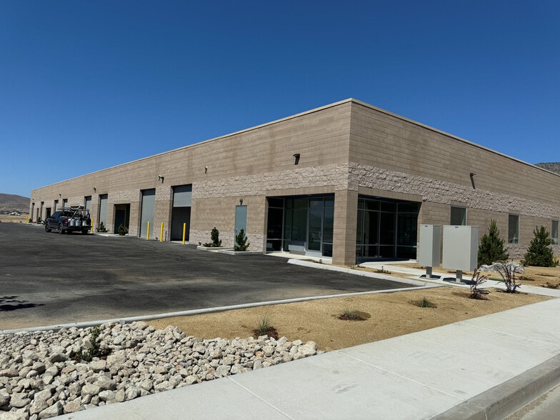 35 Enterprise Way, Dayton, NV à louer - Photo principale - Image 3 de 8