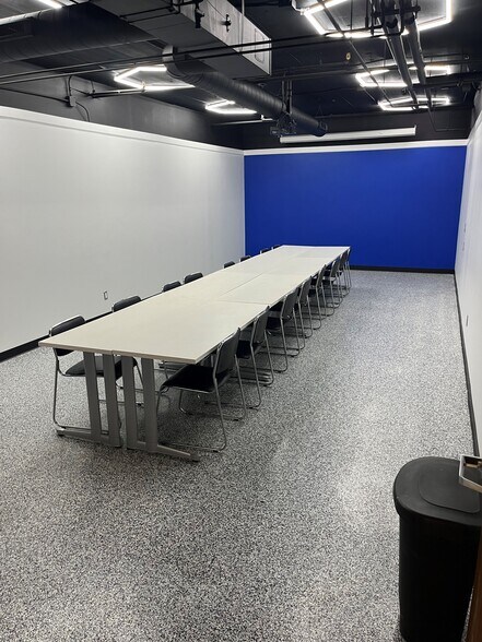 2855 Anthony Ln S, Saint Anthony, MN à louer - Photo intérieure - Image 3 de 18