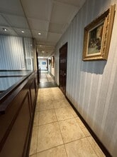 175 E Shore Rd, Great Neck, NY à louer Photo intérieure- Image 2 de 20