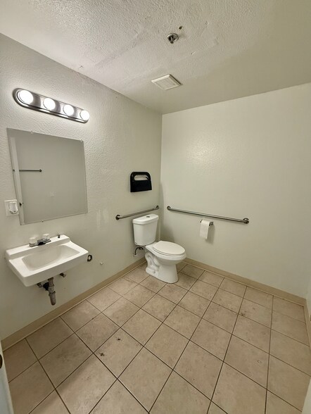 12942 Galway St, Garden Grove, CA à louer - Photo intérieure - Image 3 de 13